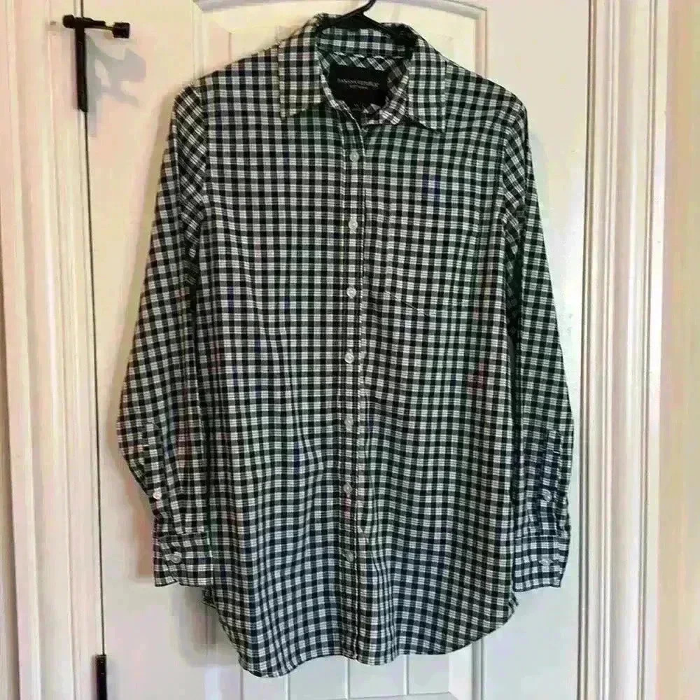 Banana Republic Soft Wash Button Down Shirt - Picture 12 of 12